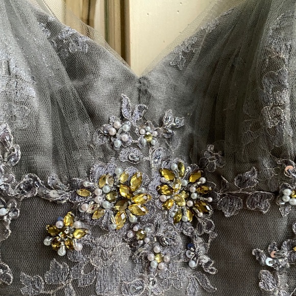 Montage by Mon Cheri - Silver Embroidered Grey/Gold Sequin Tulle Gown Size 10 - Picture 7 of 17